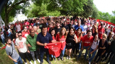 Manes instó a la juventud radical a prepararse para gobernar en el 2023