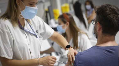Tercera dosis: se achica a 5 meses el plazo recomendado para el refuerzo de la vacuna