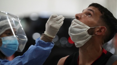 Fuerte suba de contagios: confirmaron 33.902 nuevos casos de coronavirus y 20 muertes