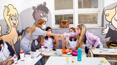 Avellaneda: Magdalena Sierra entregó subsidios y recorrió obras en diferentes escuelas