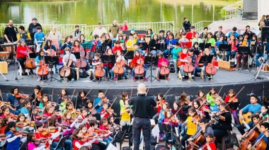 Con instrumentos renovados, cientos de chicos retoman su formación en la Orquesta Escuela de Berisso