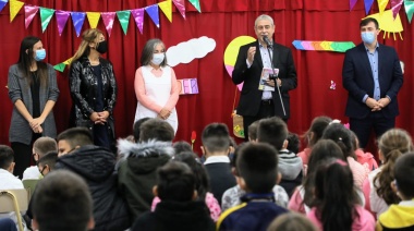 El ministro Ferraresi y Chornobroff inauguraron la remodelación de la escuela N° 61