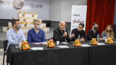 Lanús: Grindetti entregó kits de robótica a 47 jardines de infantes y 5 escuelas