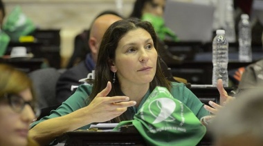 Mónica Macha: “Cristina corre los límites de lo posible en busca de igualdad”