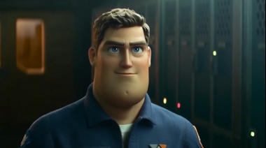 La película de Buzz Lightyear prohibida en 14 países por un beso lésbico