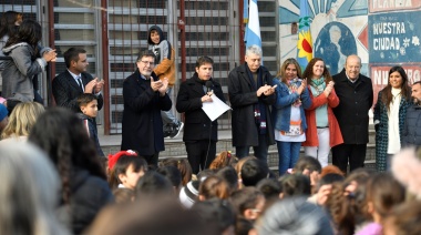 Axel Kicillof en Villa Gesell: "Seguimos avanzando con la inversión en infraestructura educativa"
