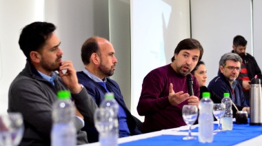 Kreplak defendió la compra de preservativos: "No estorben el camino de la salud pública"