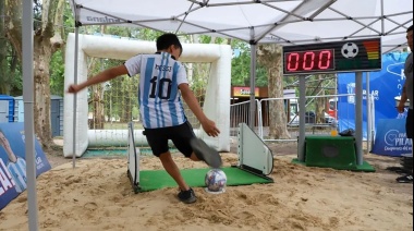 “Campeones del mundo”: El parque temático gratuito de Pilar donde se pueden atajar penales como el Dibu o patearlos a lo Messi