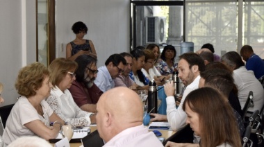 La Provincia ofreció un incremento salarial del 40% con revisión en agosto