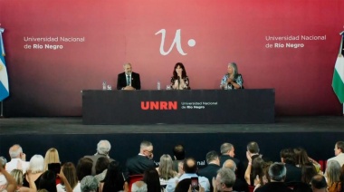Cristina habló desde Río Negro y apuntó a  la ausencia de poderes y la defensa de la moneda
