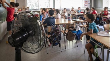 En medio de la ola de calor, el intendente de Tres de Febrero entregó ventiladores a las escuelas