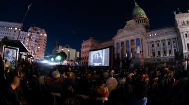 Más de 3 mil personas disfrutaron de “Argentina, 1985” en las escalinatas del Congreso