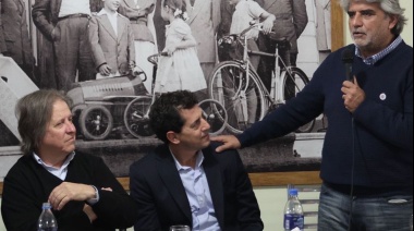 Correa: “La derecha y la extrema derecha compiten para ver quién le quita más derechos a los trabajadores”