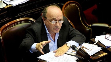 Leopoldo Moreau: “Los radicales se están desprendiendo de Bullrich y Milei”