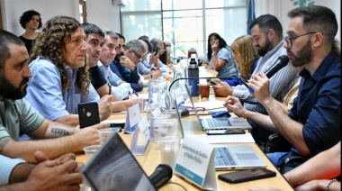 Kicillof convocó a docentes y estatales a rediscutir los salarios