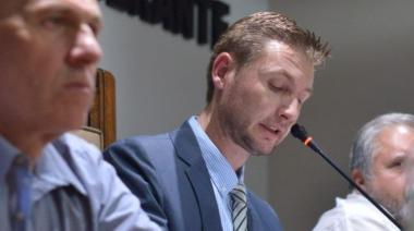 Apertura de sesiones en Alem: Ferraris dio un discurso de 5 horas y apuntó contra el DNU de Milei