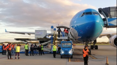 Sindicatos aeronáuticos advirten por "un nuevo proceso de vaciamiento" de Aerolíneas Argentinas