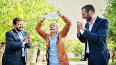 Más de 200 vecinos de Hurlingham ya tienen las escrituras de sus viviendas