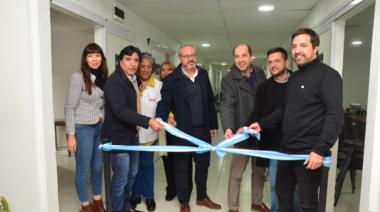 Provincia inauguró consultorios y entregó equipamiento en hospitales de Almirante Brown