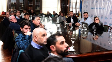 Docentes y estatales se reunirán con Kicillof por paritarias