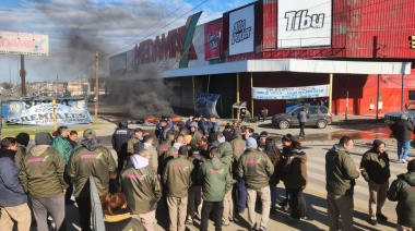 Sigue el acampe de trabajadores en Medamax