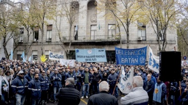 Montenegro propone un aumento del 13% para destrabar el conflicto con municipales
