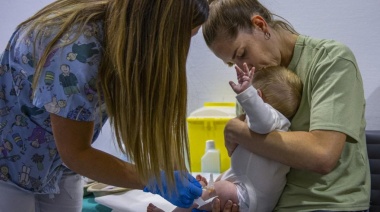 Prorrogan hasta fin de agosto la vacunación contra la bronquiolitis