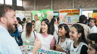 Otermín destacó la importancia de las ideas juveniles en la Feria Distrital de Educación