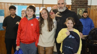Escobar: Entregaron útiles escolares para alumnos del programa Coros y Orquestas