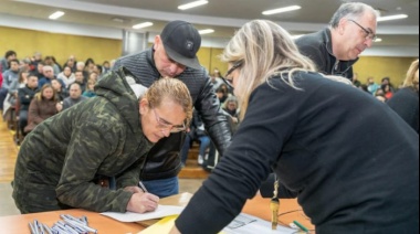 Más de 400 familias firmaron la escritura de su vivienda en San Nicolás