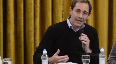 Garro cruzó a Alak: "Debería empezar a gobernar”