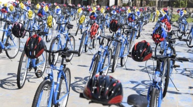 2.500 estudiantes secundarios de Malvinas Argentinas ya recibieron su bicicleta