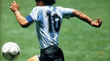 Lomas de Zamora rinde homenaje a Diego Maradona con "El abrazo al cielo"