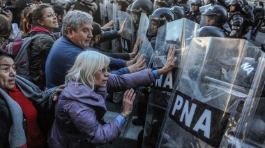 Marcha contra el veto a la Ley Jubilatoria frente al Congreso