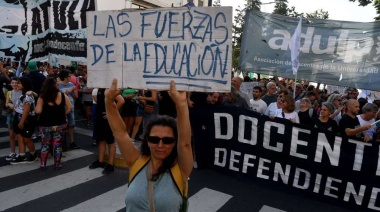 Los gremios y organizaciones docentes ratifican la marcha contra el veto