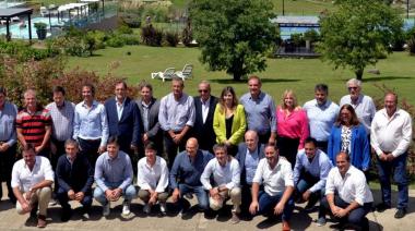 Intendentes Radicales acusan a Caputo de “avasallamiento a las autonomías municipales”
