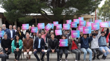 Conectar Igualdad: Coronel Rosales, Coronel Dorrego y Tres Arroyos recibieron sus netbooks