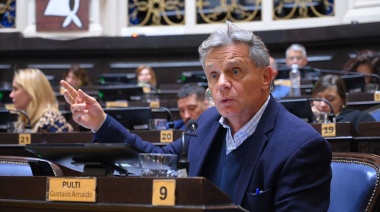 Pulti denunció penalmente a Caputo y Bausili “por el traslado de reservas de oro del Banco Central"