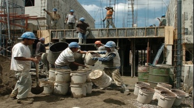 Casi cuatro de cada diez trabajadores no están registrados y habitan un hogar pobre
