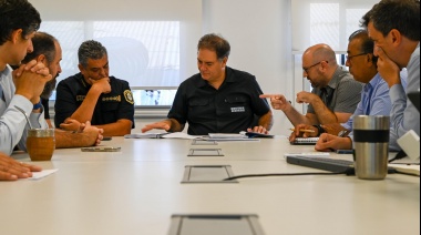 Siguen los cruces entre Wolff y Alonso por la seguridad en el AMBA