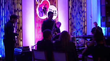 The Jazz Lounge: una noche de jazz, alta gastronomía y confort en el Hotel Land Plaza