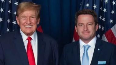 El senador bonaerense Alex Campbell presente en la asunción de Trump