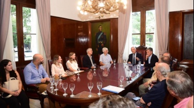 Alak firmó los contratos con las empresas para iniciar el Plan de Obras y Mantenimiento Urbano