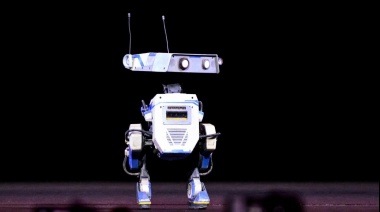 Cómo es "Blue", el robot diseñado con inteligencia artificial inspirado en la mítica saga de Star Wars