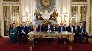 Milei aseguró que "se eliminó el cepo cambiario para siempre"