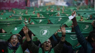 Sin insumos, sin presupuesto, sin información: cómo Milei desmanteló el acceso al aborto