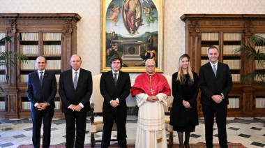 Milei se reunió por primera vez con el papa León XIV y el Gobierno asegura que visitará la Argentina