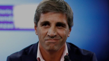 Caputo descargó la culpa en los bancos por el dólar y defendió su plan