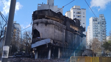 Ordenaron demoler el depósito incendiado en La Plata