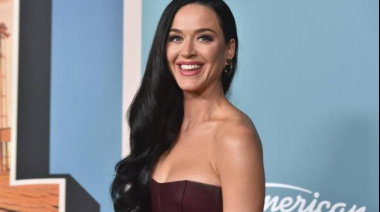 Katy Perry volvió a la Argentina tras 7 años: mostró un cuadro de Eva Perón frente a sus fans